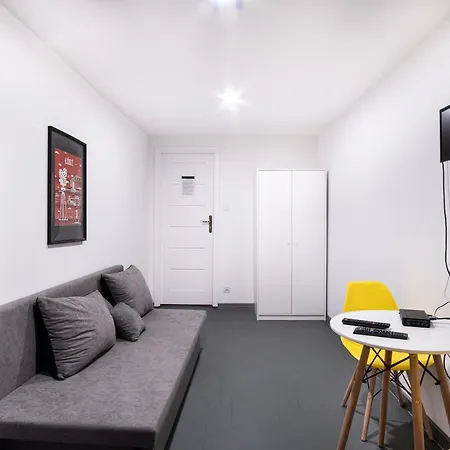 Revolution Aparts - Rewolucji 27 Łódź