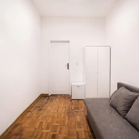 Apartment Revolution Aparts - Rewolucji 27