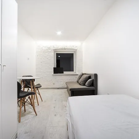 Revolution Aparts - Rewolucji 27