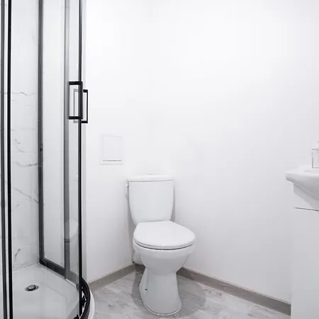 Revolution Aparts - Rewolucji 27 * Lodz