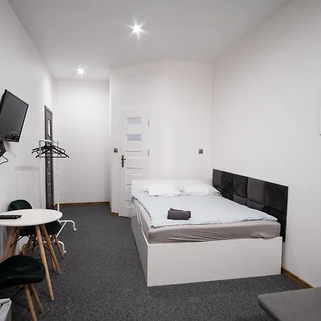 Apartment Revolution Aparts - Rewolucji 27