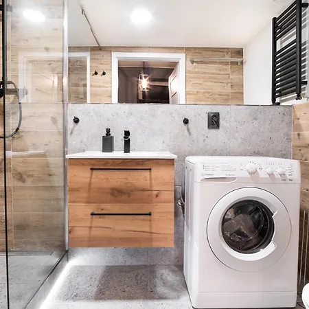 Revolution Aparts - Rewolucji 27 *