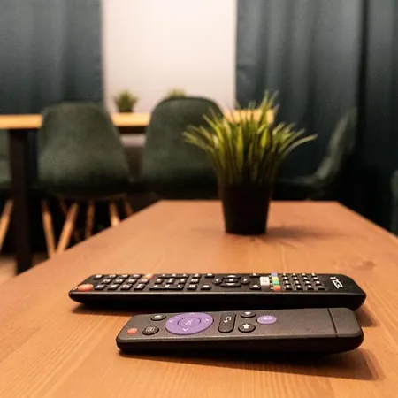 Apartment Revolution Aparts - Rewolucji 27 *