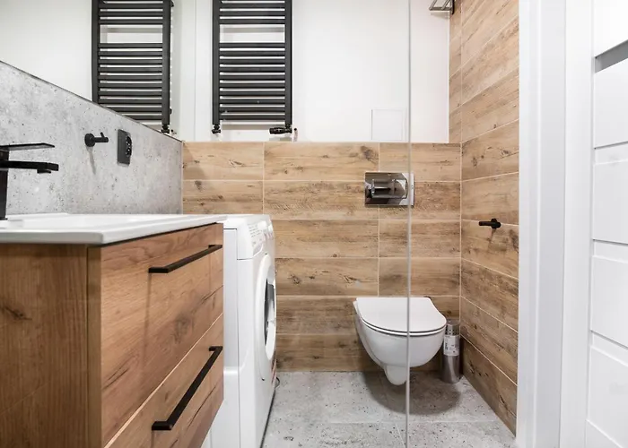 Revolution Aparts - Rewolucji 27 * Łódź