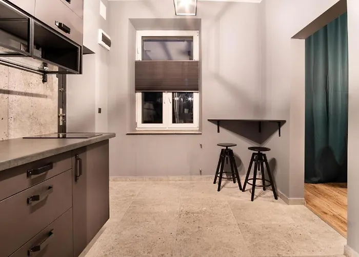 Revolution Aparts - Rewolucji 27 * Łódź